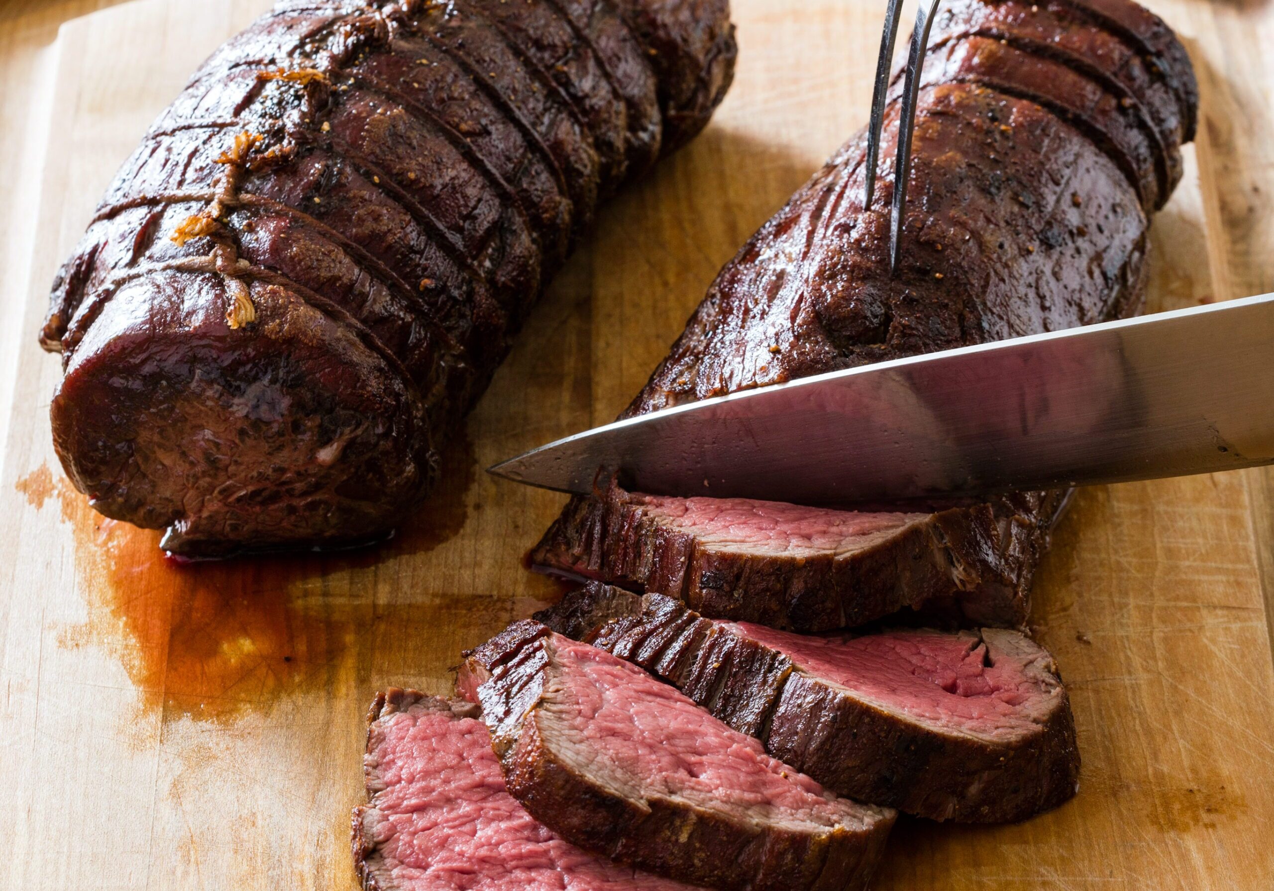 photo from https://www.americastestkitchen.com/recipes/10301-classic-roast-beef-tenderloin-for-a-crowd