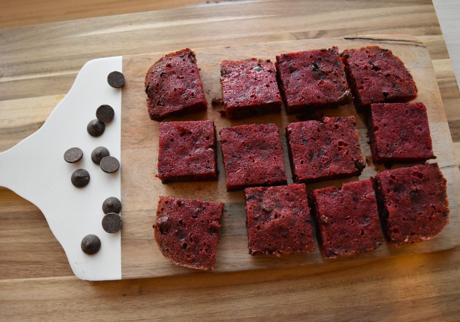 image from https://sarahkoszyk.com/make-heart-beet-brownies/